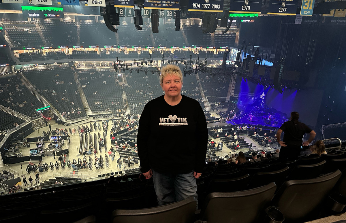 Blake Shelton: Back To the Honky Tonk Tour Presented By Kubota