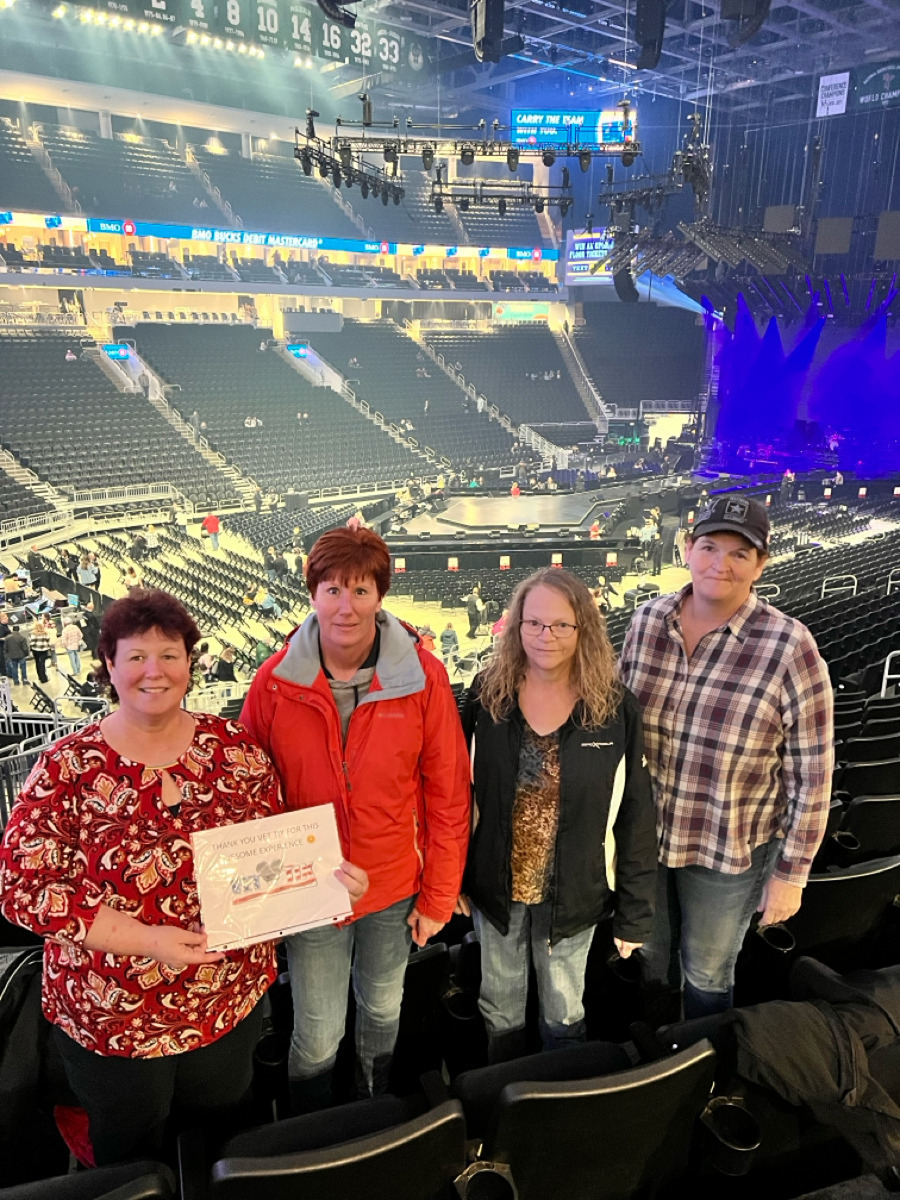Blake Shelton: Back To the Honky Tonk Tour Presented By Kubota