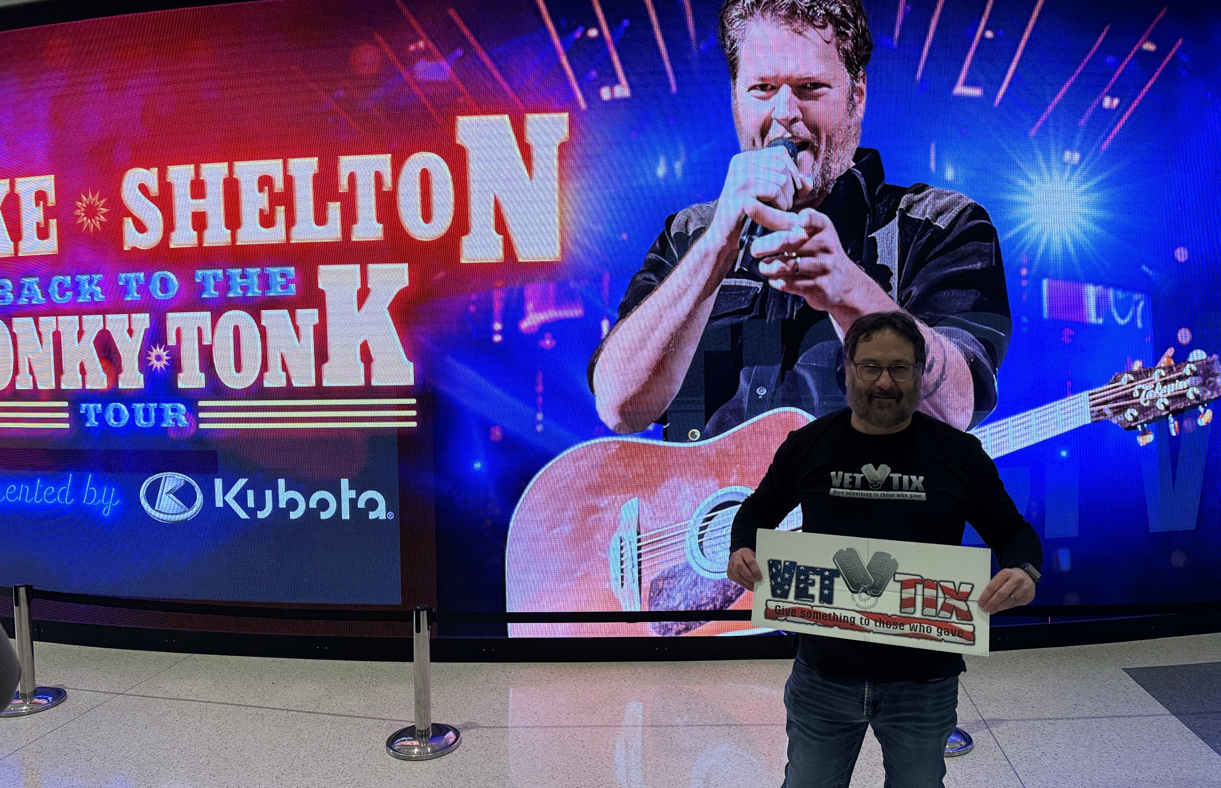 Blake Shelton: Back To the Honky Tonk Tour Presented By Kubota