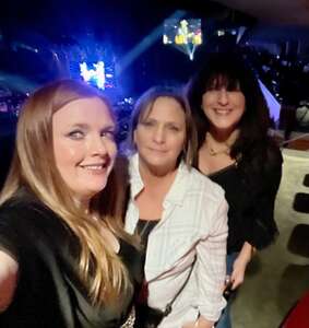 Blake Shelton: Back To the Honky Tonk Tour Presented By Kubota