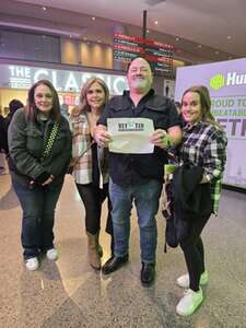 Blake Shelton: Back To the Honky Tonk Tour Presented By Kubota