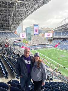 Washington Huskies - NCAA Football vs Washington State Cougars