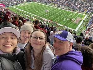 Washington Huskies - NCAA Football vs Washington State Cougars