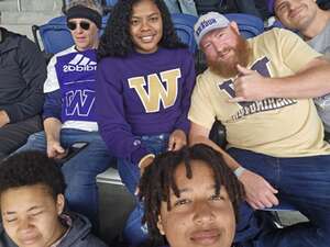 Washington Huskies - NCAA Football vs Washington State Cougars