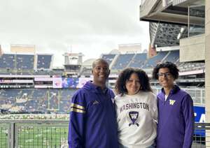 Washington Huskies - NCAA Football vs Washington State Cougars