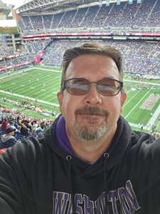 Washington Huskies - NCAA Football vs Washington State Cougars