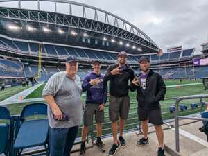 Washington Huskies - NCAA Football vs Washington State Cougars