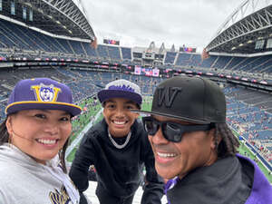 Washington Huskies - NCAA Football vs Washington State Cougars