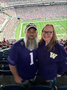 Washington Huskies - NCAA Football vs Washington State Cougars