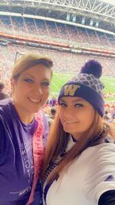 Washington Huskies - NCAA Football vs Washington State Cougars