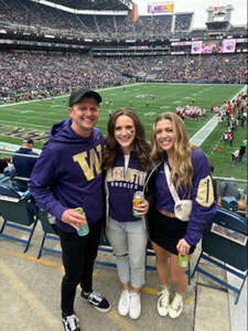 Washington Huskies - NCAA Football vs Washington State Cougars