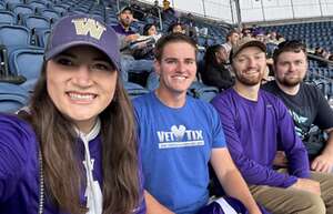 Washington Huskies - NCAA Football vs Washington State Cougars