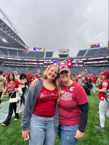 Washington Huskies - NCAA Football vs Washington State Cougars