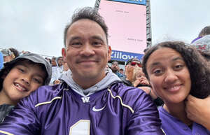 Washington Huskies - NCAA Football vs Washington State Cougars