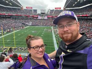 Washington Huskies - NCAA Football vs Washington State Cougars