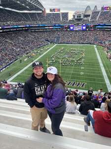 Washington Huskies - NCAA Football vs Washington State Cougars