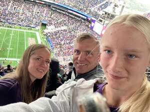 Washington Huskies - NCAA Football vs Washington State Cougars