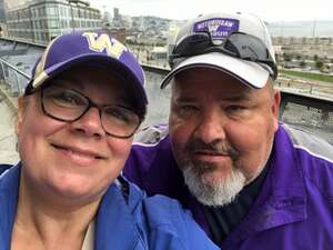 Washington Huskies - NCAA Football vs Washington State Cougars