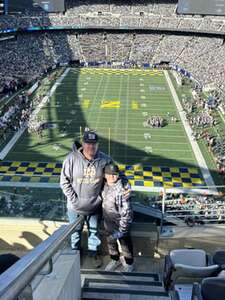 Navy Midshipmen - NCAA Football vs Notre Dame Fighting Irish