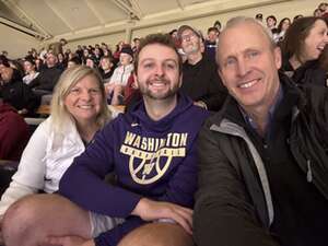 Washington Huskies - NCAA Men's Basketball vs Washington State Cougars