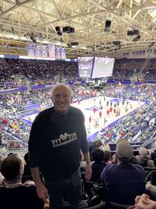 Washington Huskies - NCAA Men's Basketball vs Washington State Cougars