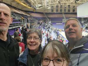 Washington Huskies - NCAA Men's Basketball vs Washington State Cougars