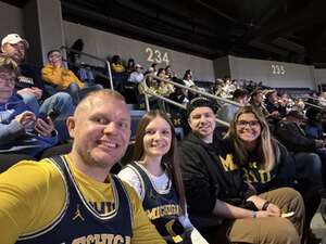 Michigan Wolverines - NCAA Men's Basketball vs Iowa Hawkeyes