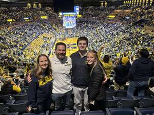 Michigan Wolverines - NCAA Men's Basketball vs Iowa Hawkeyes