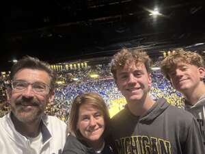 Michigan Wolverines - NCAA Men's Basketball vs Iowa Hawkeyes