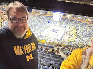 Michigan Wolverines - NCAA Men's Basketball vs Iowa Hawkeyes