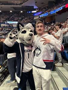 UConn Huskies - NCAA Men's Basketball vs Xavier Musketeers