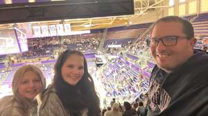Washington Huskies - NCAA Women's Volleyball vs Washington State Cougars