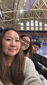 Washington Huskies - NCAA Women's Volleyball vs Washington State Cougars