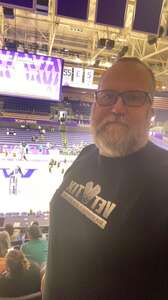 Washington Huskies - NCAA Women's Volleyball vs Washington State Cougars