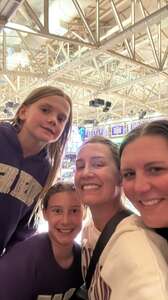 Washington Huskies - NCAA Women's Volleyball vs Washington State Cougars