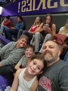 Washington Huskies - NCAA Women's Volleyball vs Washington State Cougars