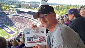 Washington Huskies - NCAA Football vs Washington State Cougars