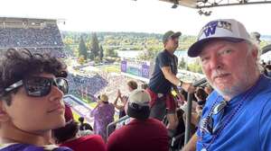 Washington Huskies - NCAA Football vs Washington State Cougars