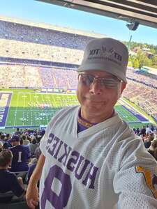 Washington Huskies - NCAA Football vs Washington State Cougars