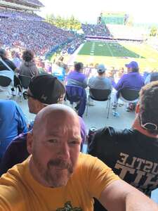Washington Huskies - NCAA Football vs Washington State Cougars