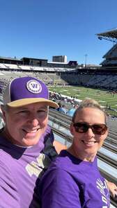Washington Huskies - NCAA Football vs Washington State Cougars