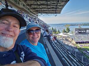 Washington Huskies - NCAA Football vs Washington State Cougars