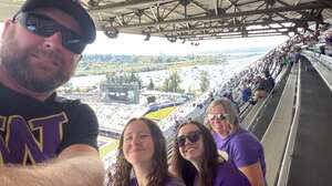 Washington Huskies - NCAA Football vs Washington State Cougars