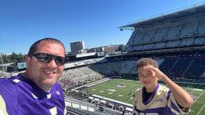Washington Huskies - NCAA Football vs Washington State Cougars