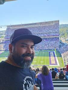Washington Huskies - NCAA Football vs Washington State Cougars