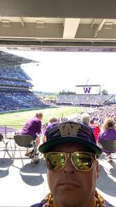 Washington Huskies - NCAA Football vs Washington State Cougars