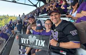 Washington Huskies - NCAA Football vs Washington State Cougars