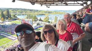 Washington Huskies - NCAA Football vs Washington State Cougars