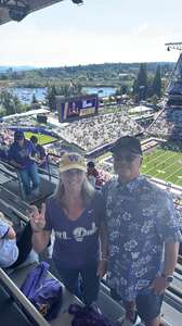 Washington Huskies - NCAA Football vs Washington State Cougars