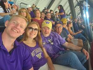 Washington Huskies - NCAA Football vs Washington State Cougars